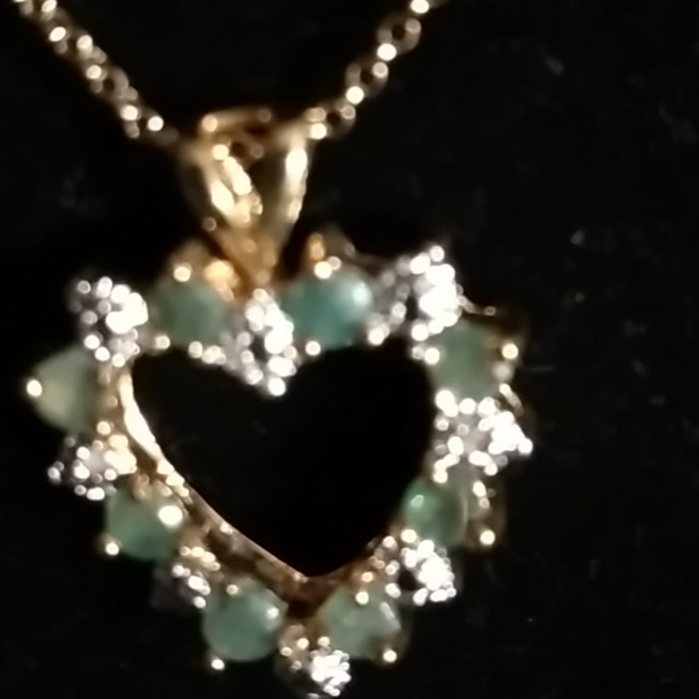 New  18kt. Genuine Emerald & Diamonds Necklace!
